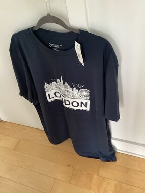 Primark Navy London Skyline Graphic Tee - Men's 3XL in UK but fits 2XL.